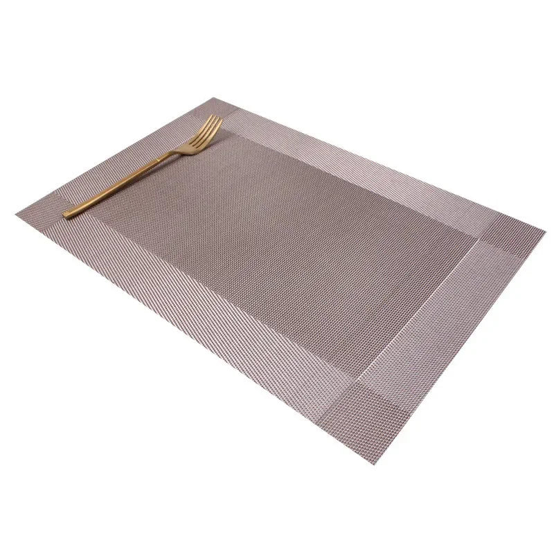 tapis table moderne rectangle polyester beige bleu gris marron texture tissée respectueux environnement fourchette