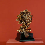 statue lion décorative bois imitation détaillée moderne ornement entrée beige doré argenté