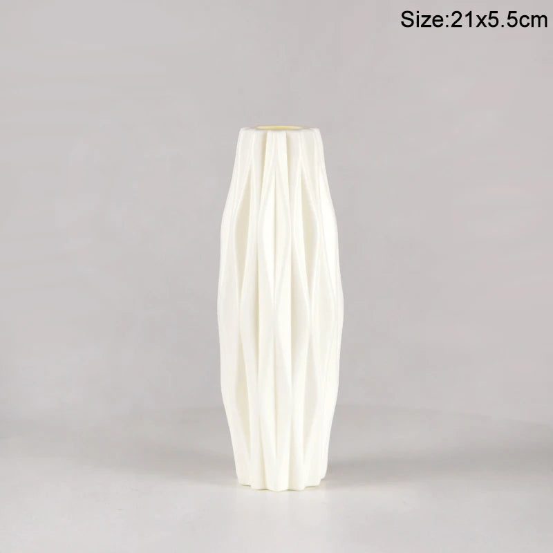 vases modernes minimalistes rose gris blanc geometrique facettes decoration maison salon