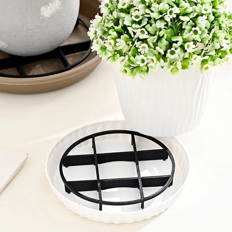 grille support plante noire moderne drainage intérieur extérieur 20cm 12cm pot fleuri élégant