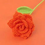 fleurs artificielles tricotées violet rose blanc jaune vert finement crochetées décoration intérieure artisanal