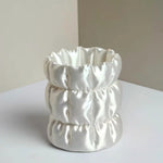 support rangement moderne pot cosmétiques blanc rose élégant satiné plissé multifonction plastique respectueux environnement