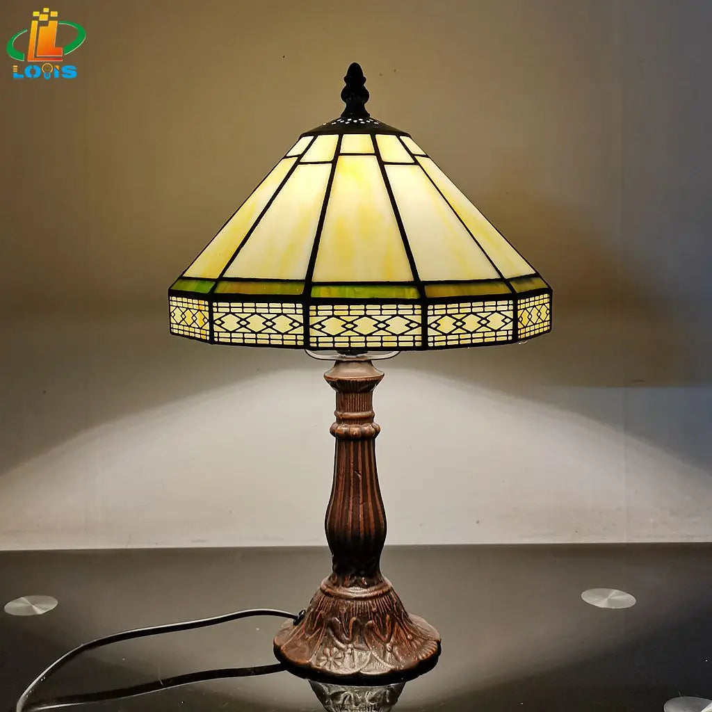 lampe table géométrique tiffany verte beige noire opaque vintage aluminium led