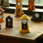 horloges miniatures vintage accessoires résine orange noir marron jaune classiques détaillées aiguilles cadres motifs