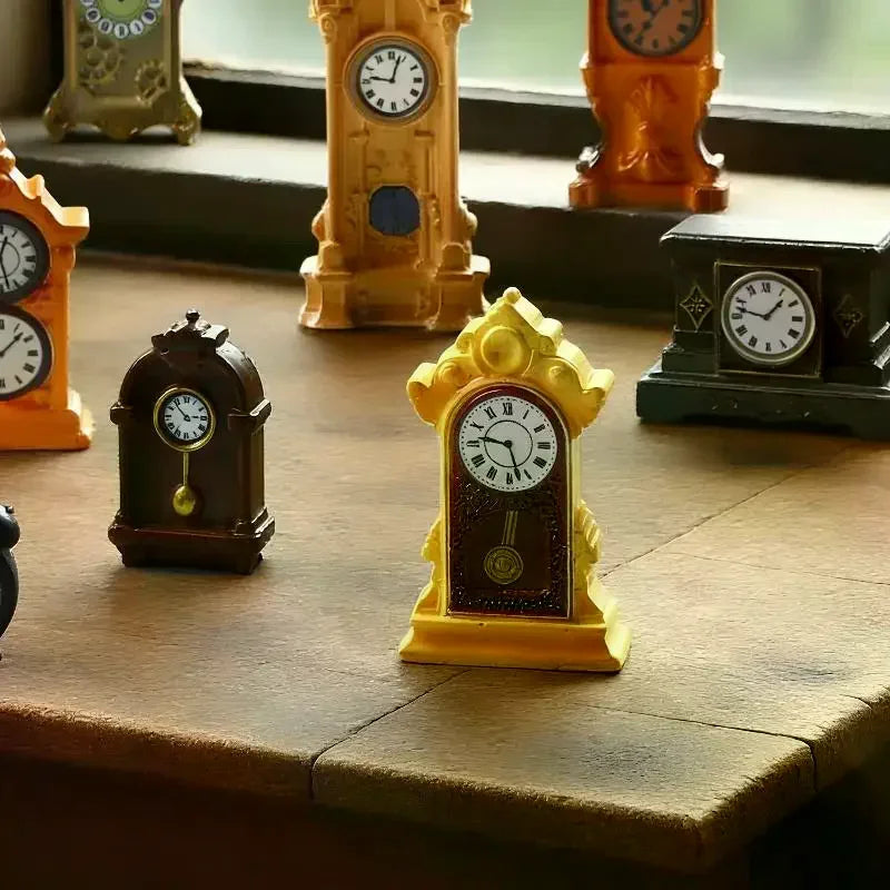 horloges miniatures vintage accessoires résine orange noir marron jaune classiques détaillées aiguilles cadres motifs