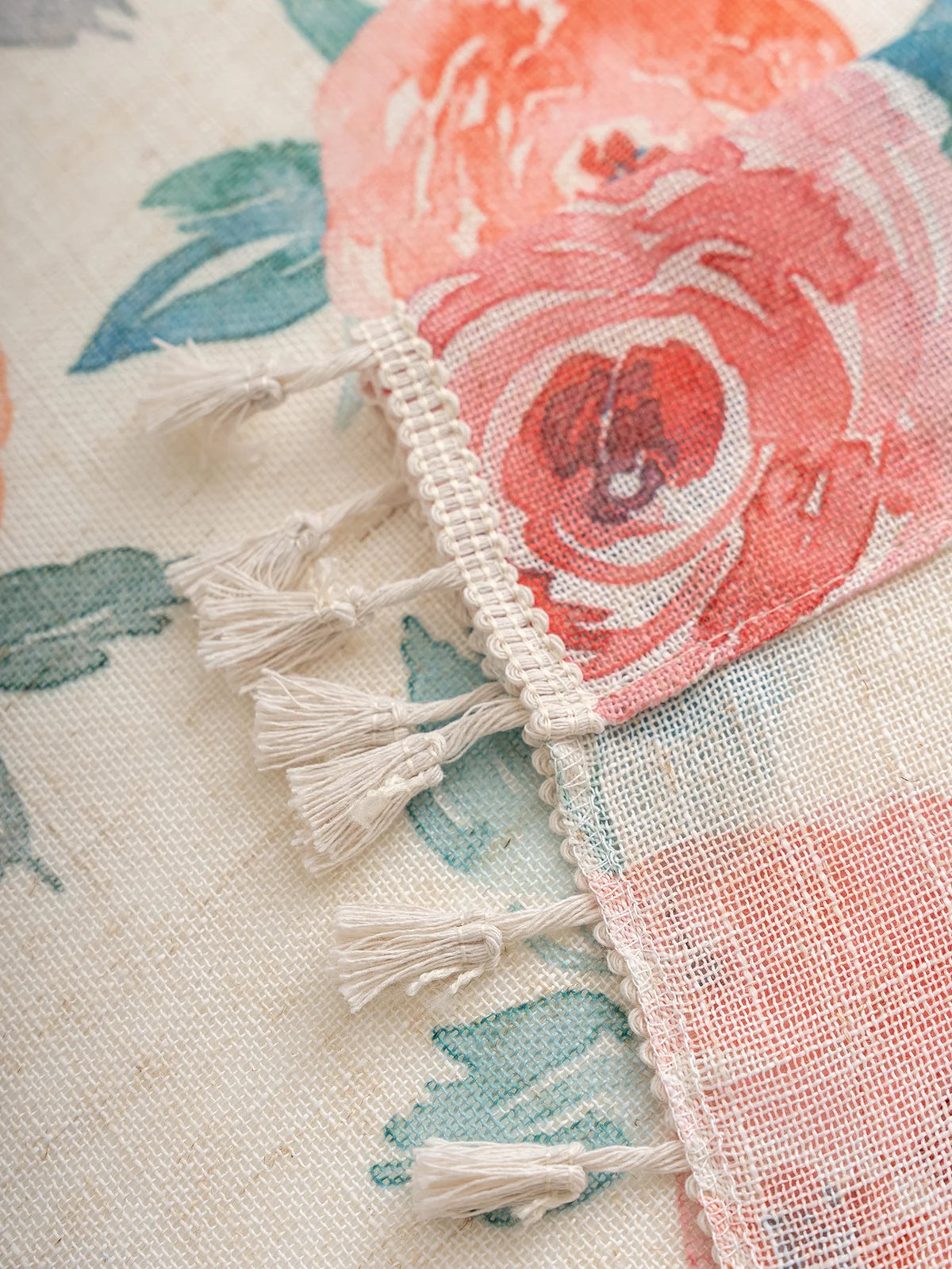 rideaux floral rose motif aquarelle bohème translucides franges salon chambre