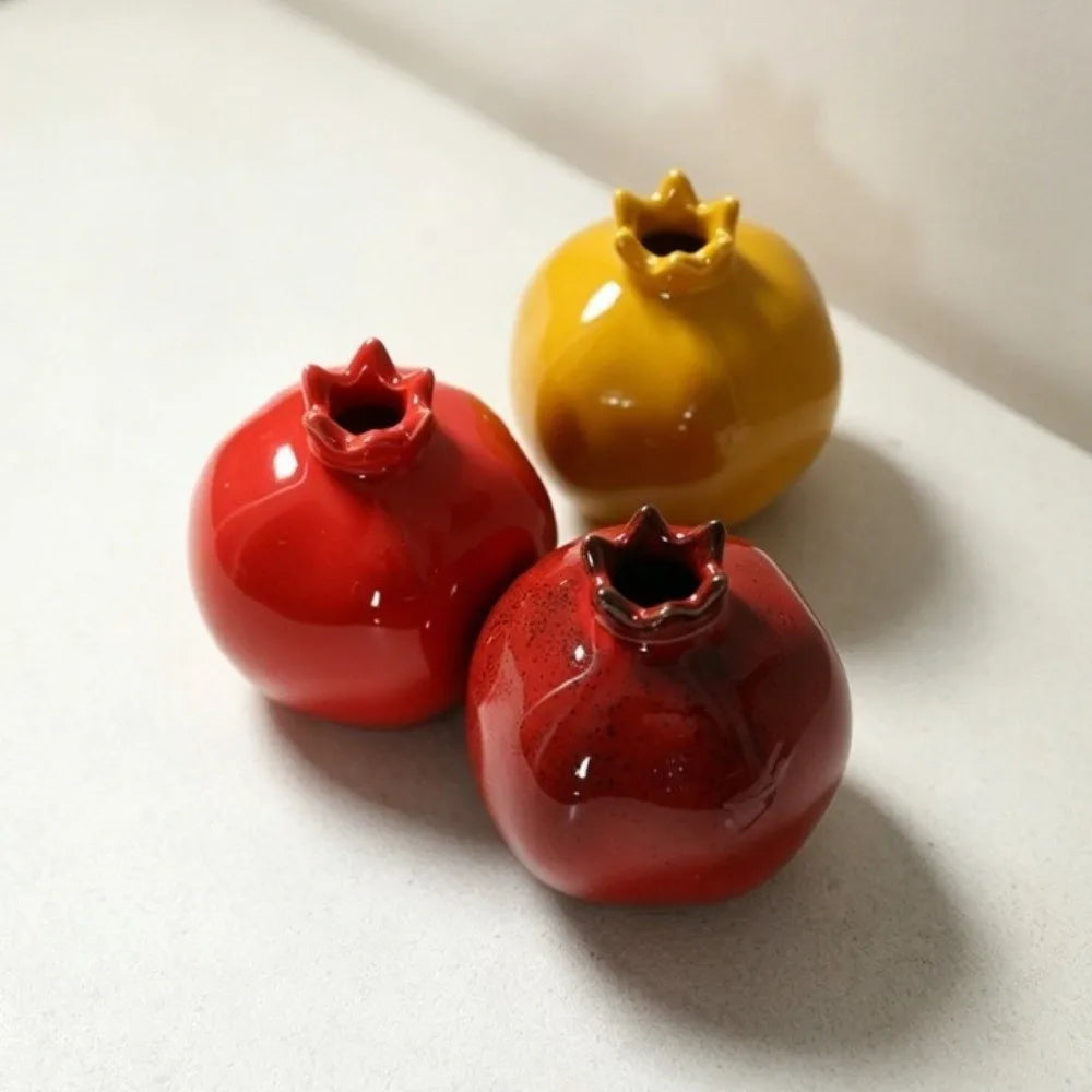 vase decoratif forme grenade porcelaine moderne rouge jaune doré argenté