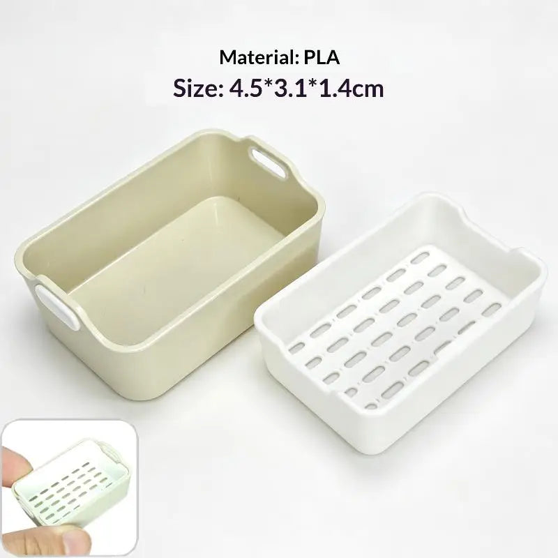 paniers rangement modernes plastique vert clair rose pâle bleu clair grille perforations poignées poupées