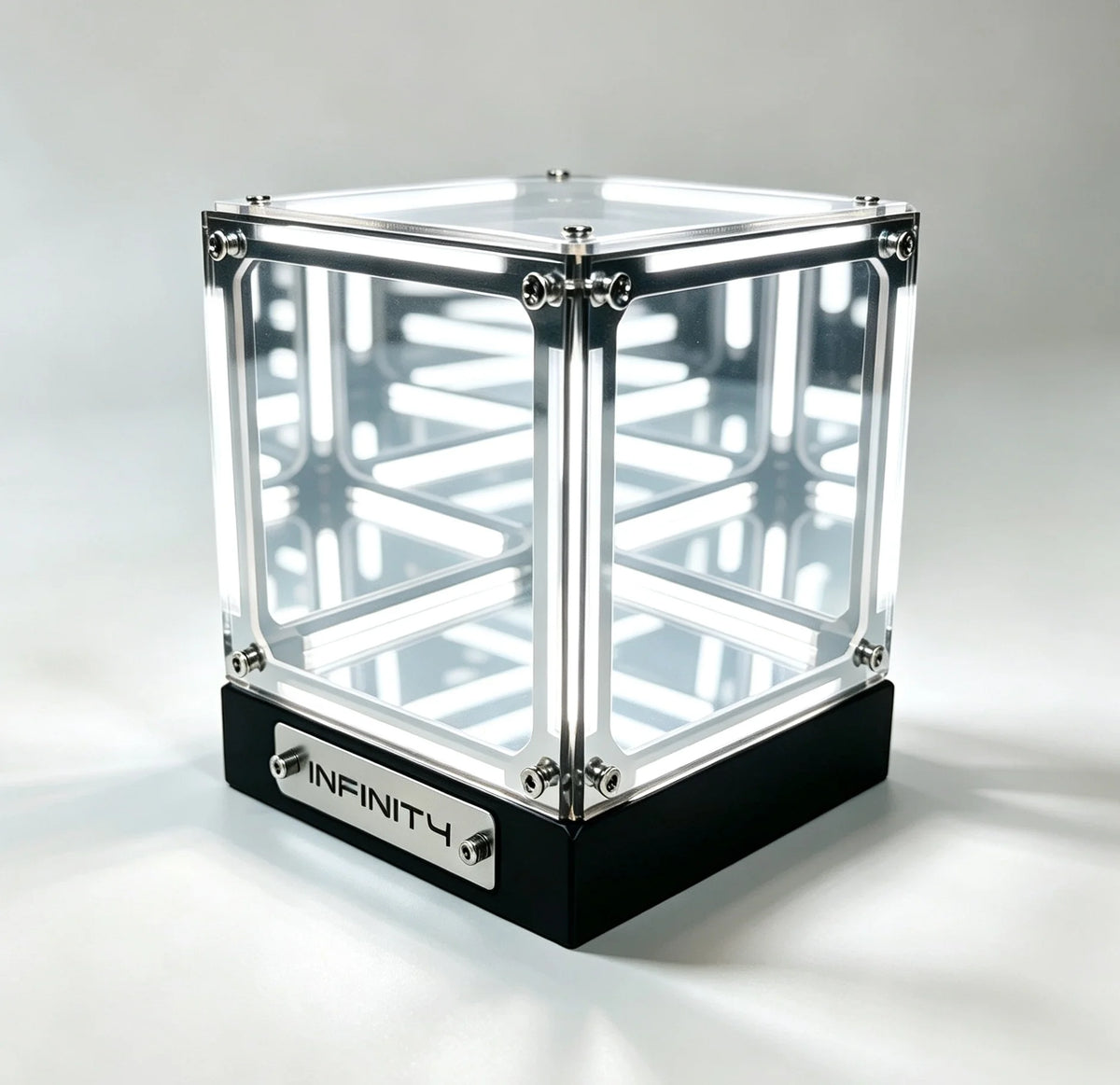 lampe table led transparente bleu clair structure geometrique contemporaine futuriste adhésif base noire infinity