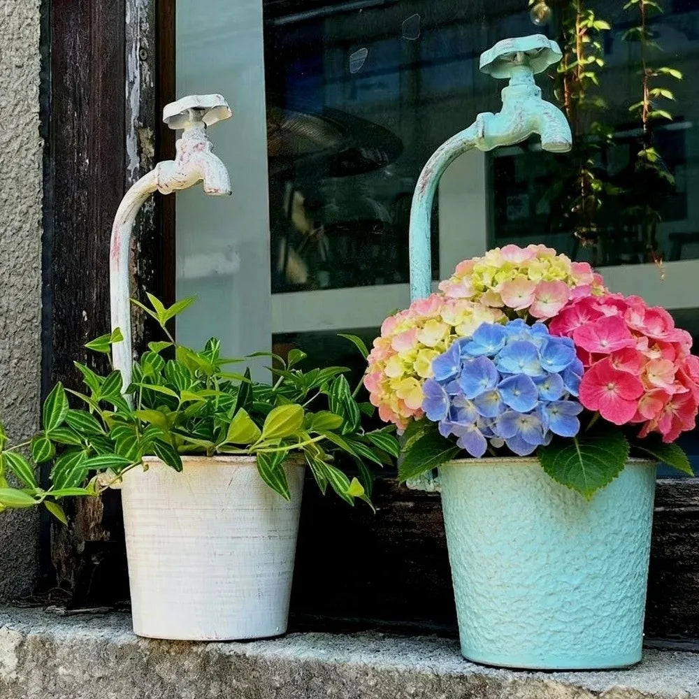 pots fleurs decoratifs rustiques vintage noir blanc vert texturés apparents