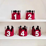 couronne anniversaire enfant rouge oreilles chiffres adhésif festive décoration première année joyeuse festivités