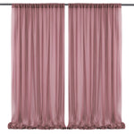 Rideaux légers et élégants de couleur rose pâle pour créer une ambiance douce et apaisante.