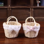 panier rotin tissé rubans dentelle rustique vintage décoration enfant jouet maison poupée