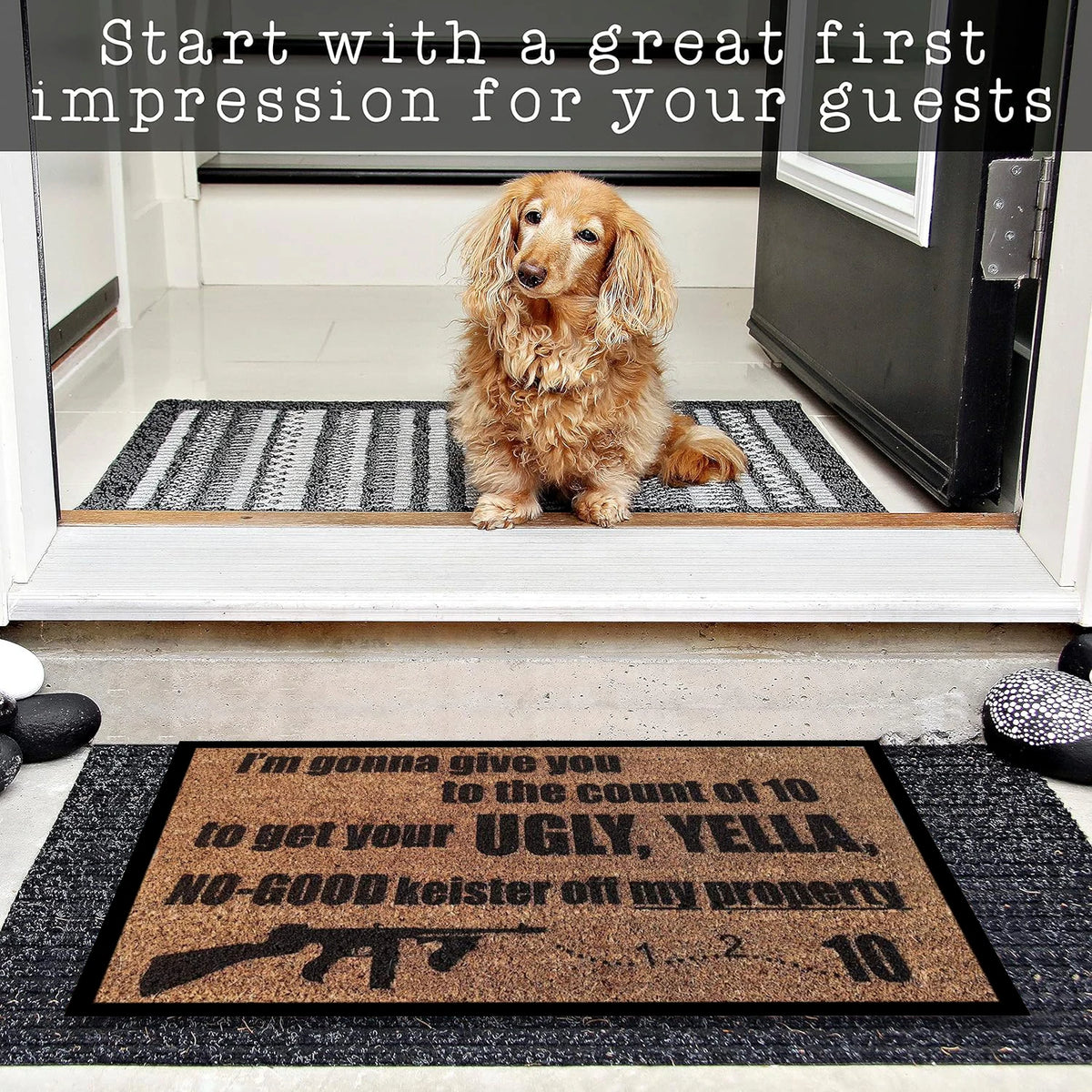 tapis porte antidérapant motif arme feu humoristique couleur marron noir gris blanc