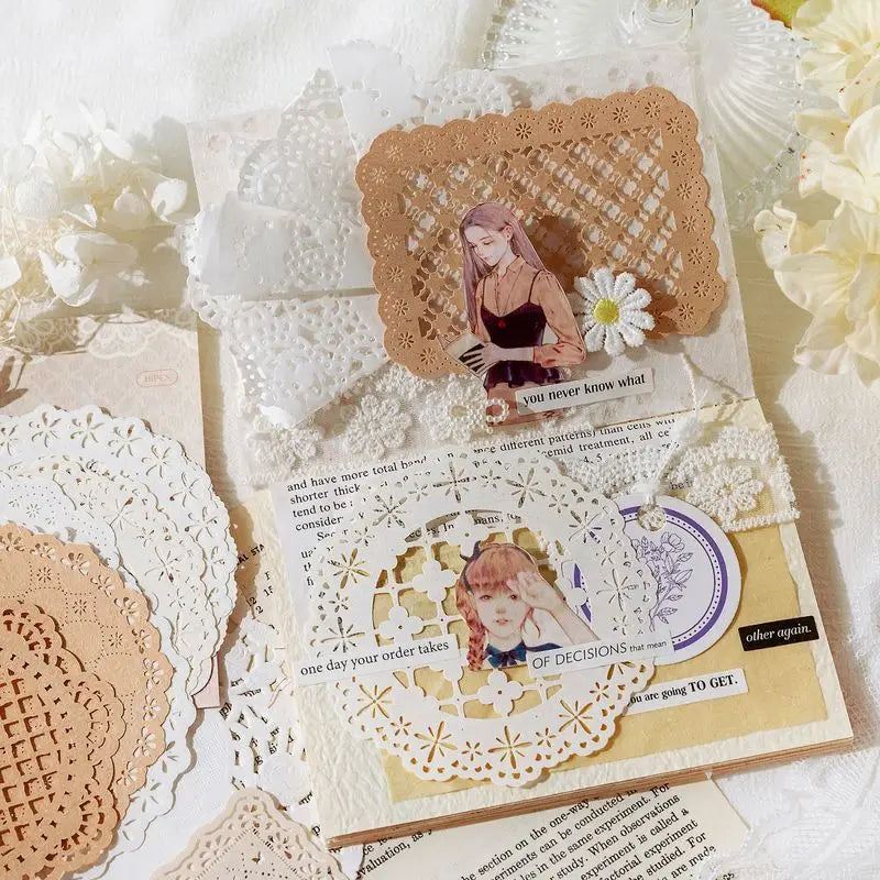 serviettes table papier découpé motifs floraux vintage blanc beige bleu vert rose marron clair