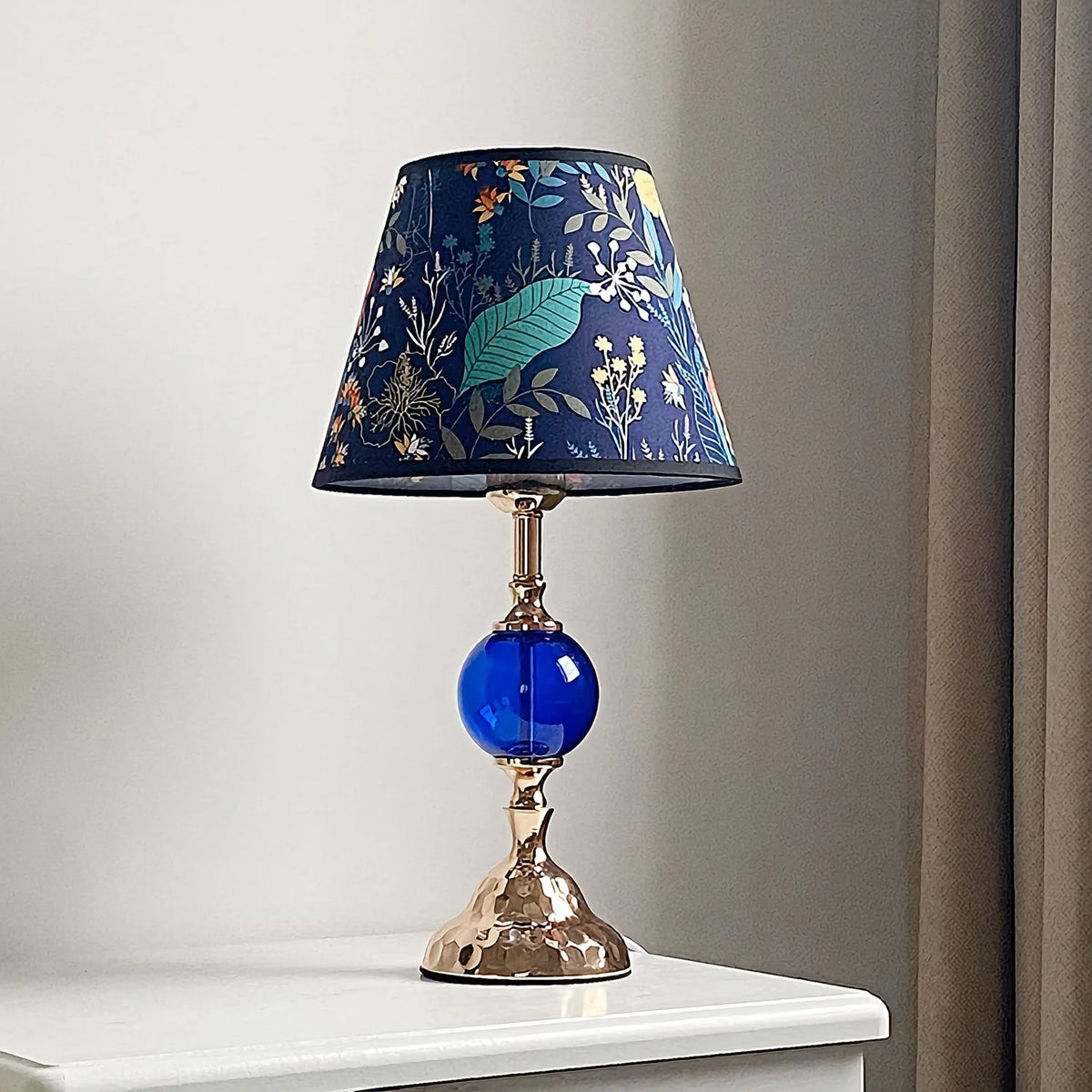 lampe table or rouge bleu floral abat jour opaque vintage éclairage quotidien chambre coucher