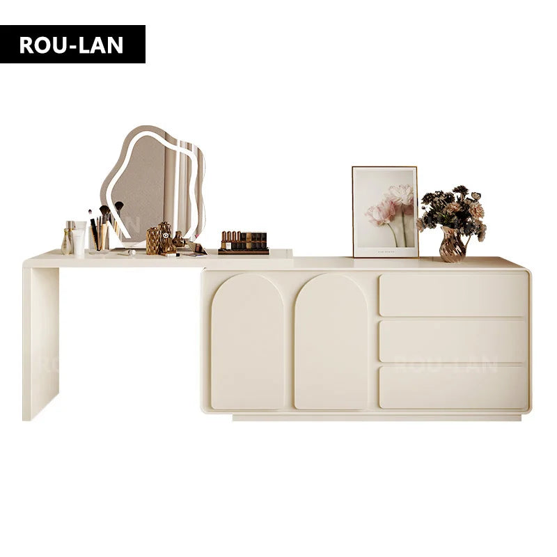 coiffeuse moderne minimaliste miroir rangement tiroirs blanc crème table maquillage tabouret tapis sculptures