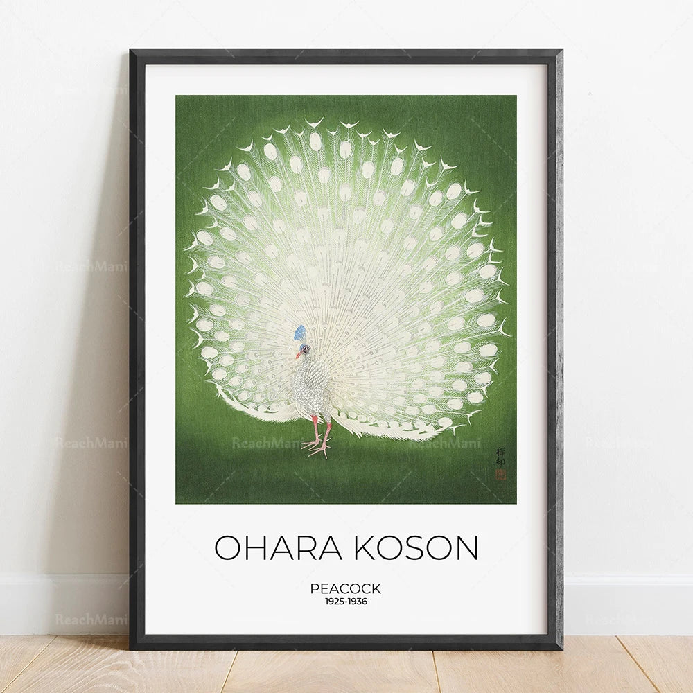 Une vue fascinante d'un magnifique paon étalant ses belles plumes vert émeraude, illustration artistique d'Ohara Koson, un célèbre peintre japonais.