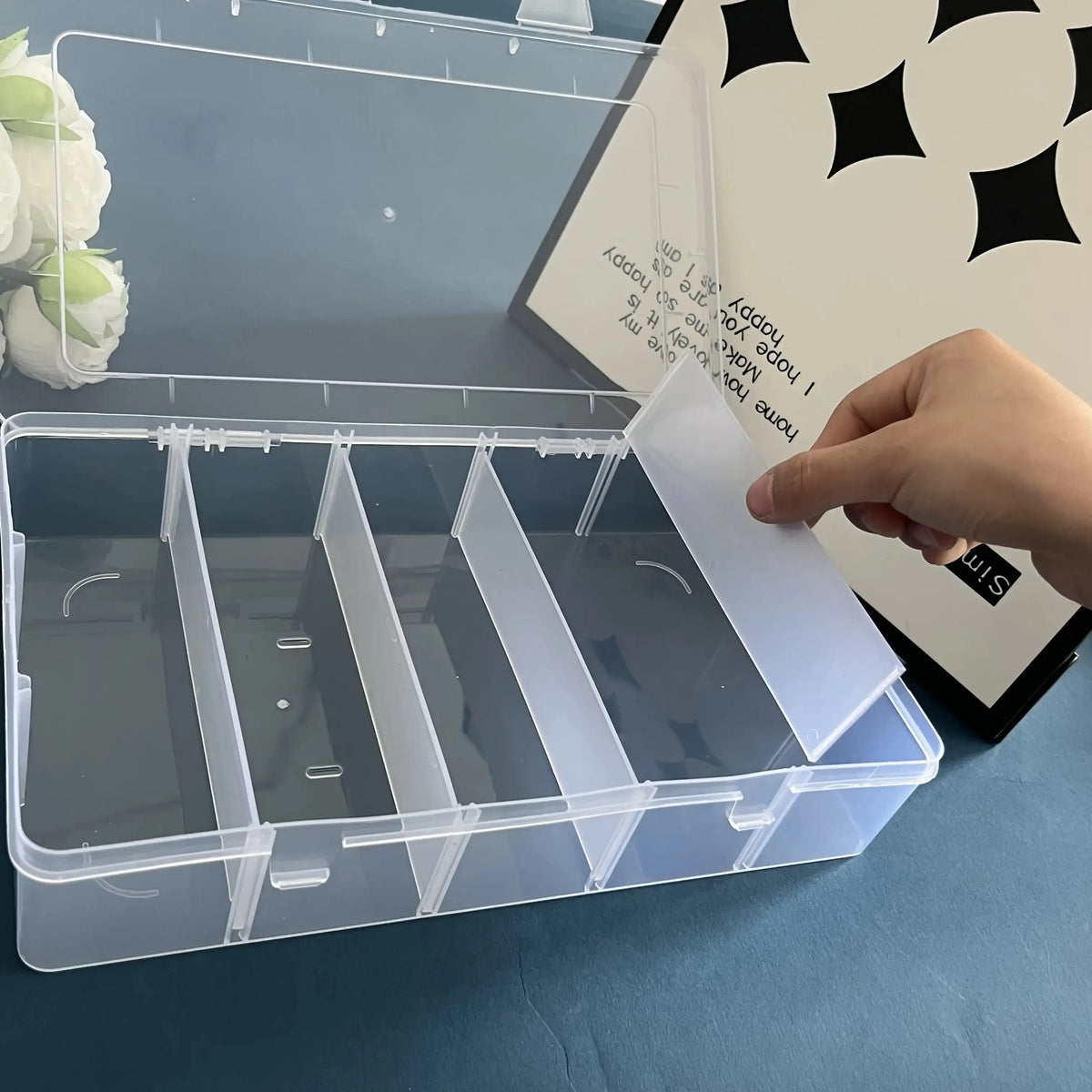 boîte rangement transparente moderne pratique clips compartiments outils vis accessoires organisation atelier maison