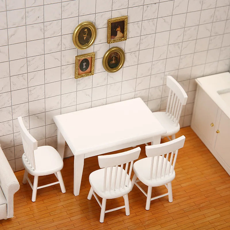 meubles miniatures maison poupée table chaises blancs portraits plantes classiques