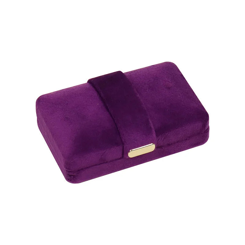 boîtes bijoux velours violet blanc boutons dorés anniversaire mariage fiançailles événements classiques