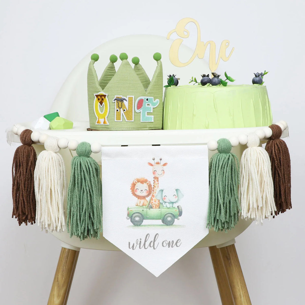 guirlande vert pompons animaux couronne décoration enfant moderne chambre bébé anniversaire festif