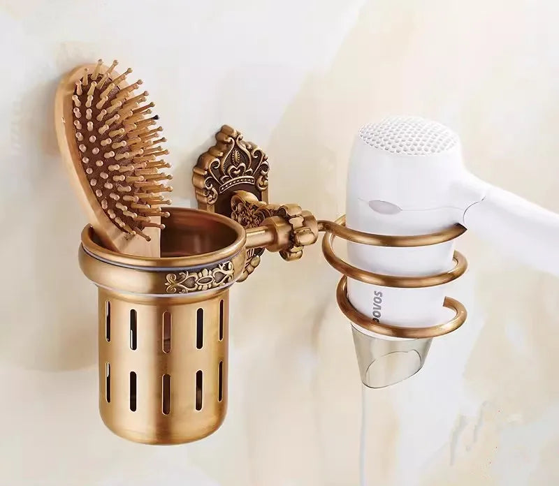 accessoires salle bain doré ornements sculptés finition brillante antique élégant porte serviettes savon toilette