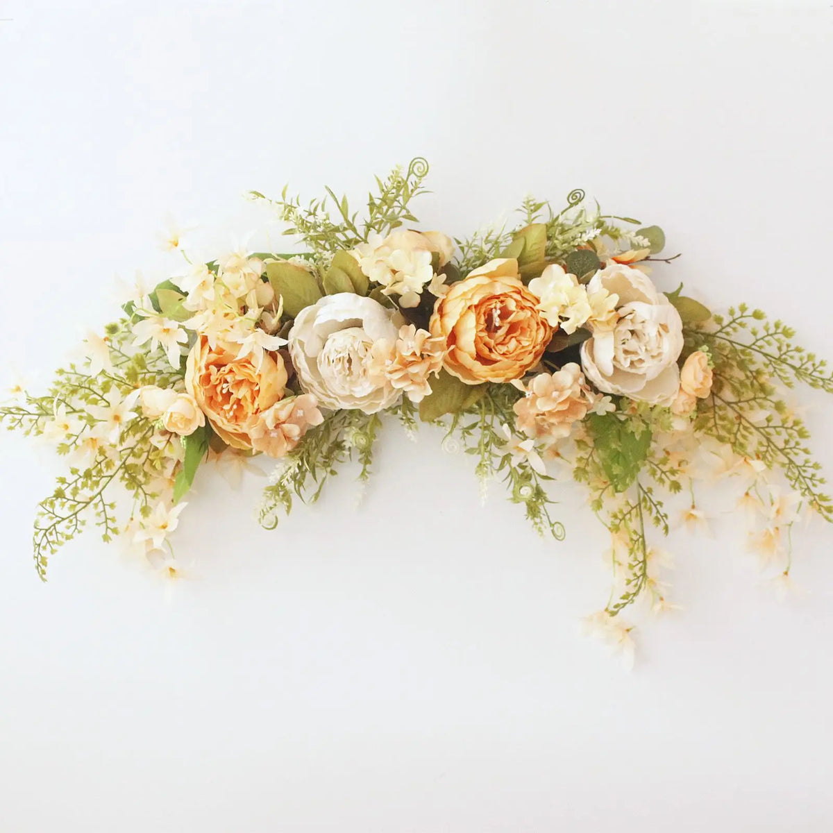décoration extérieure mariage guirlande florale artificielle rose feuilles verte naturelle romantique