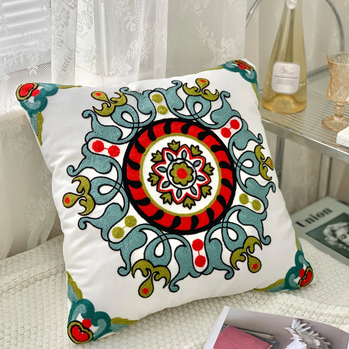taies d'oreiller coton polyester ethnique floral brodées couleurs vives motifs géométriques coussins deco 45x45cm