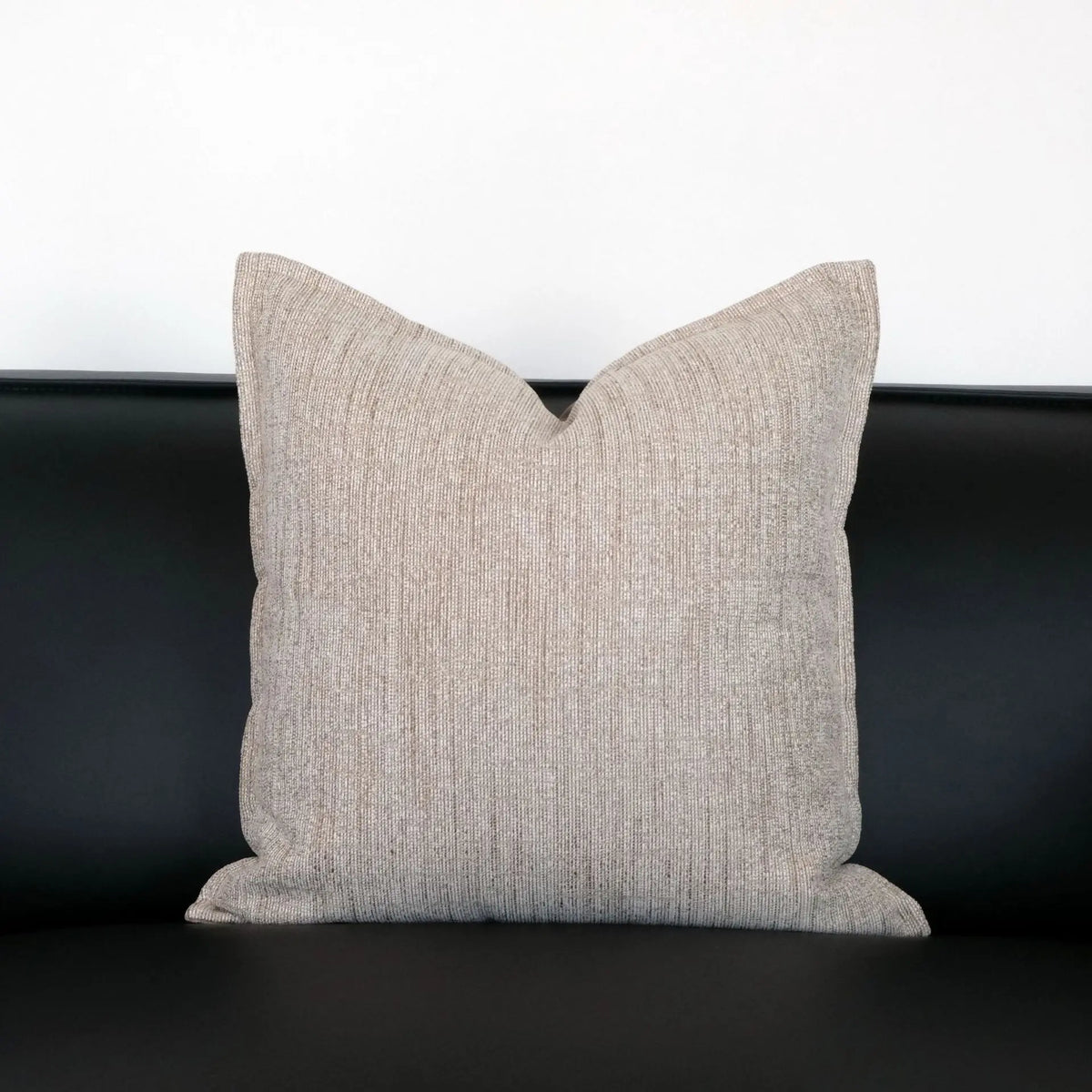 housse coussin motif floral blanc beige contemporain décoratif auto adhésif polyester