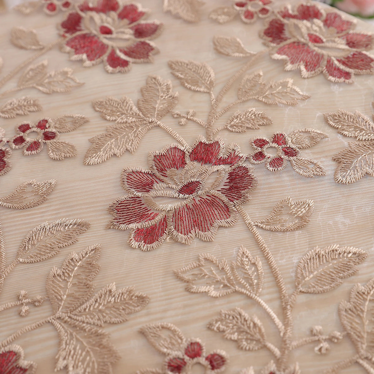 nappe table fleur brodée polyester imperméable rectangle classique romantique beige roseclair