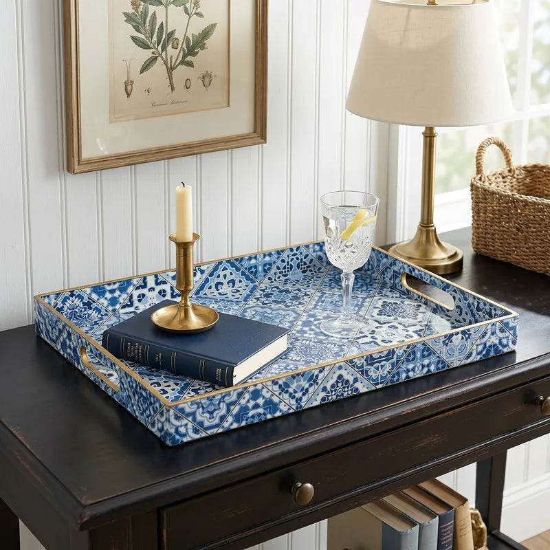 plateau rangement vintage plastique bleu marine motif floral poignées métalliques décoration intérieure classique