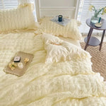 Ensemble complet de la parure de lit jaune avec housse de couette et taies d'oreiller