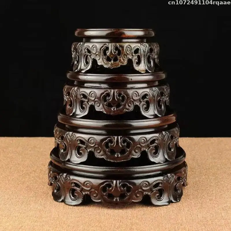 vase bois sculpté artisanal supports détaillés fleurs oiseaux traditionnel vert brun