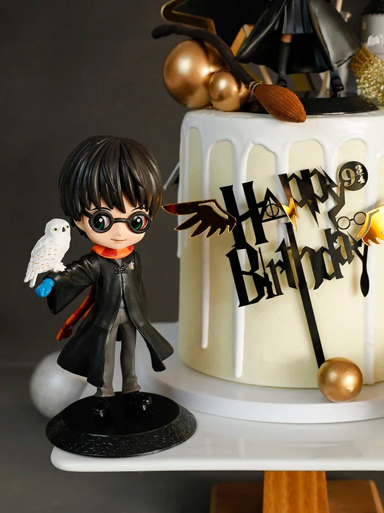 décoration anniversaire enfant figurines stylysées happy birthday transparentes chapeaux lunettes cartoony