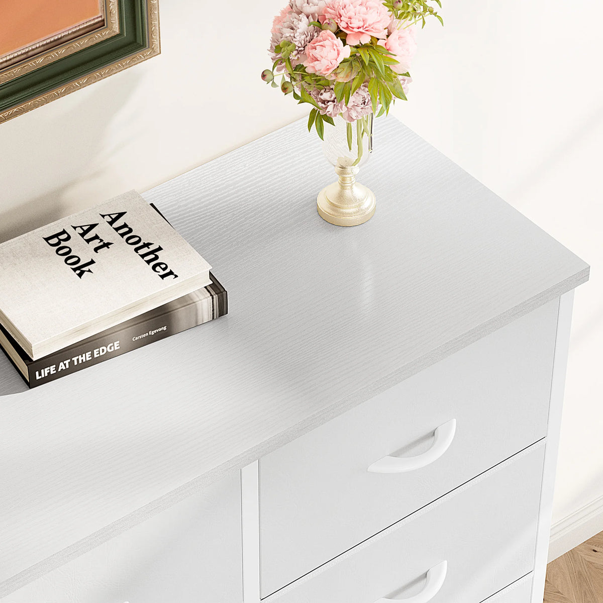 armoire moderne commode blanc tiroirs métal texture bois rangement chambre coucher