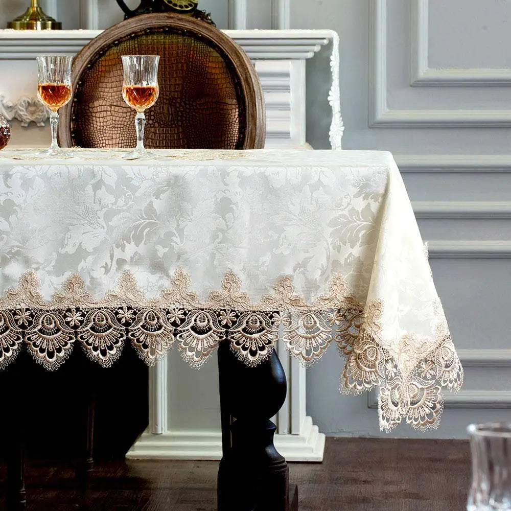 nappe table rectangulaire dentelle blanche broderie fleurs classiques élégante mariage banquet cuisine rustique