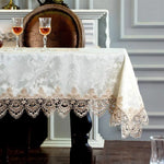 nappe table rectangulaire dentelle blanche broderie fleurs classiques élégante mariage banquet cuisine rustique