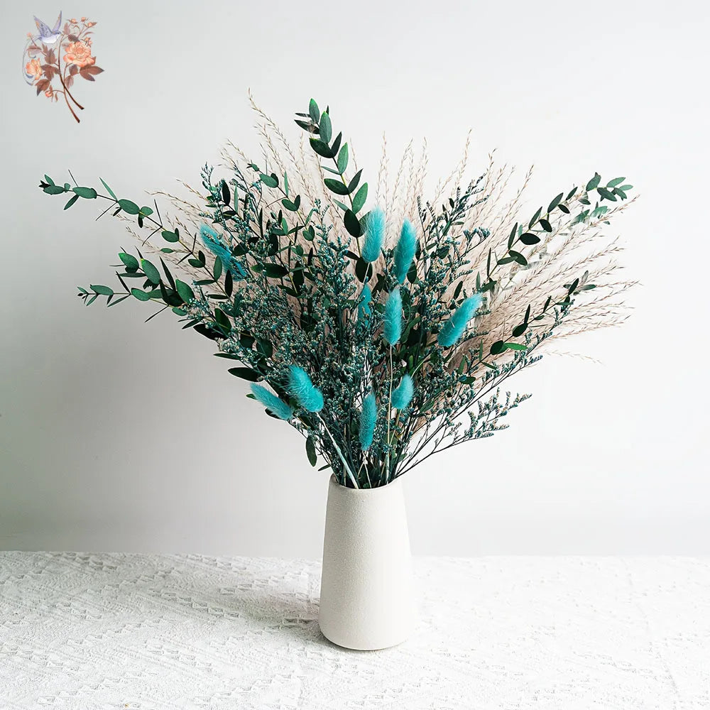 bouquet dried flowers naturel vert bleu blanc feuilles plumes fleurs vase coeur rotin decoration