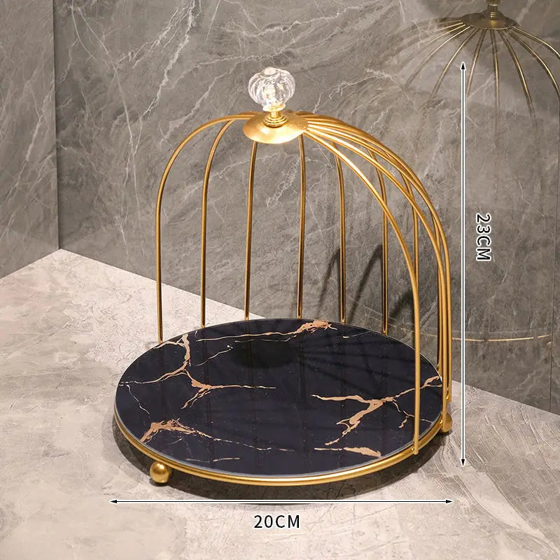 cage bijoux moderne or noir marbre élégante pinceau maquillage flacons cosmétiques diverse ornementalité respectueux