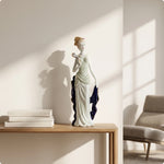 statuette féminine céramique émaillée robe élégante motifs floraux classique chapeau blanc bleu doré