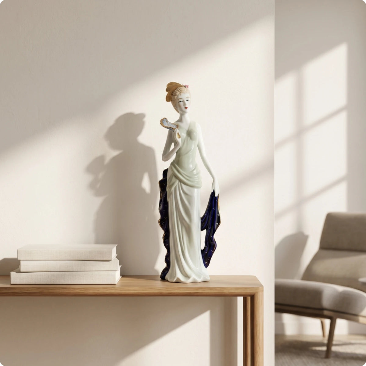 statuette féminine céramique émaillée robe élégante motifs floraux classique chapeau blanc bleu doré