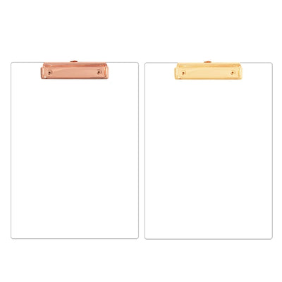 Presse-papier A4 acrylique transparent sur bureau moderne