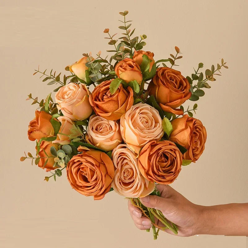 décoration intérieure moderne bouquet fleurs artificielles roses oranges soie caramel