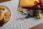 serviette table blanche crochetée motifs floraux traditionnelle maison isolation couverture festive decoration mariage fete