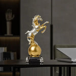statuette cheval doré résine moderne élégante décoration salon brillante opaque base plate