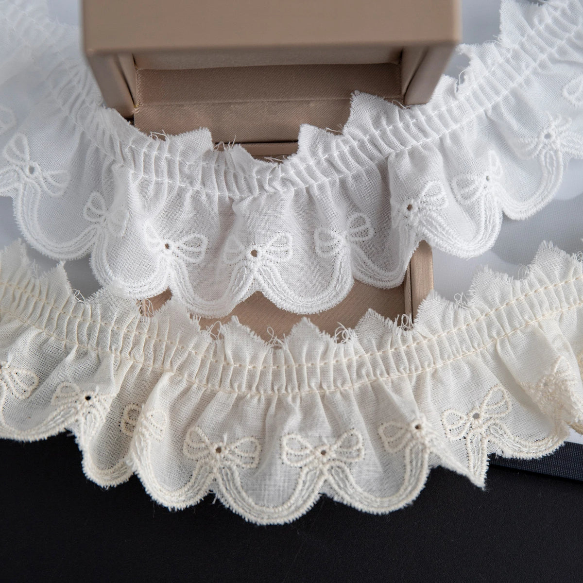 ruban dentelle coton blanc nœuds décoratifs mariage décoration robe classique