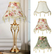 Abat-jour lampe de chevet style européen en tissu avec frange perles et dentelle - Décoration murale élégante