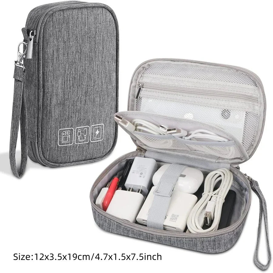 Sac bandoulière gris tissu uni pratique zipper bijoux accessoires chargeur câbles montres