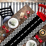 nappe table carreaux noir blanc motif course automobile decoration festive assiettes couvertsbranches sapin